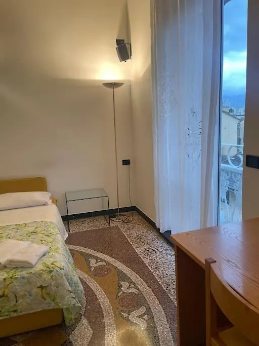 Home Sweet 3A Gênes 0*,  Italie